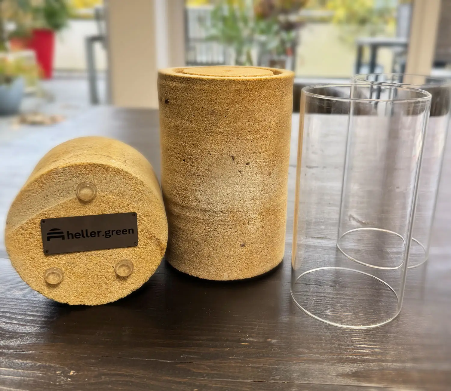 heller Kerzenständer aus Sandstein