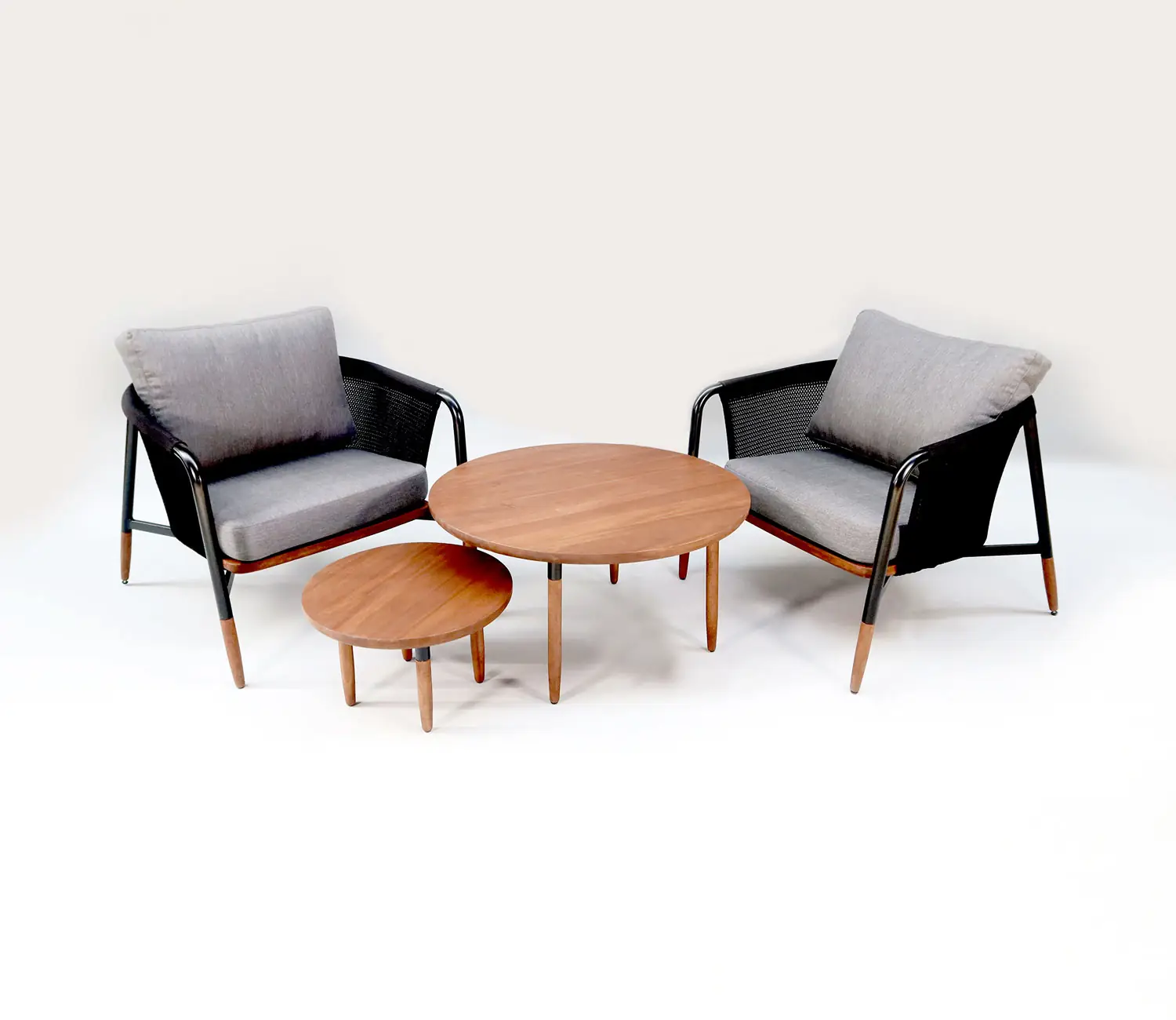 heller Möbel-Set Wachwitz bestehend aus 2 Sesseln und einem kleinen sowie großen Tisch in den Farben Braun und Pfeffer-Salz sowie Schwarz