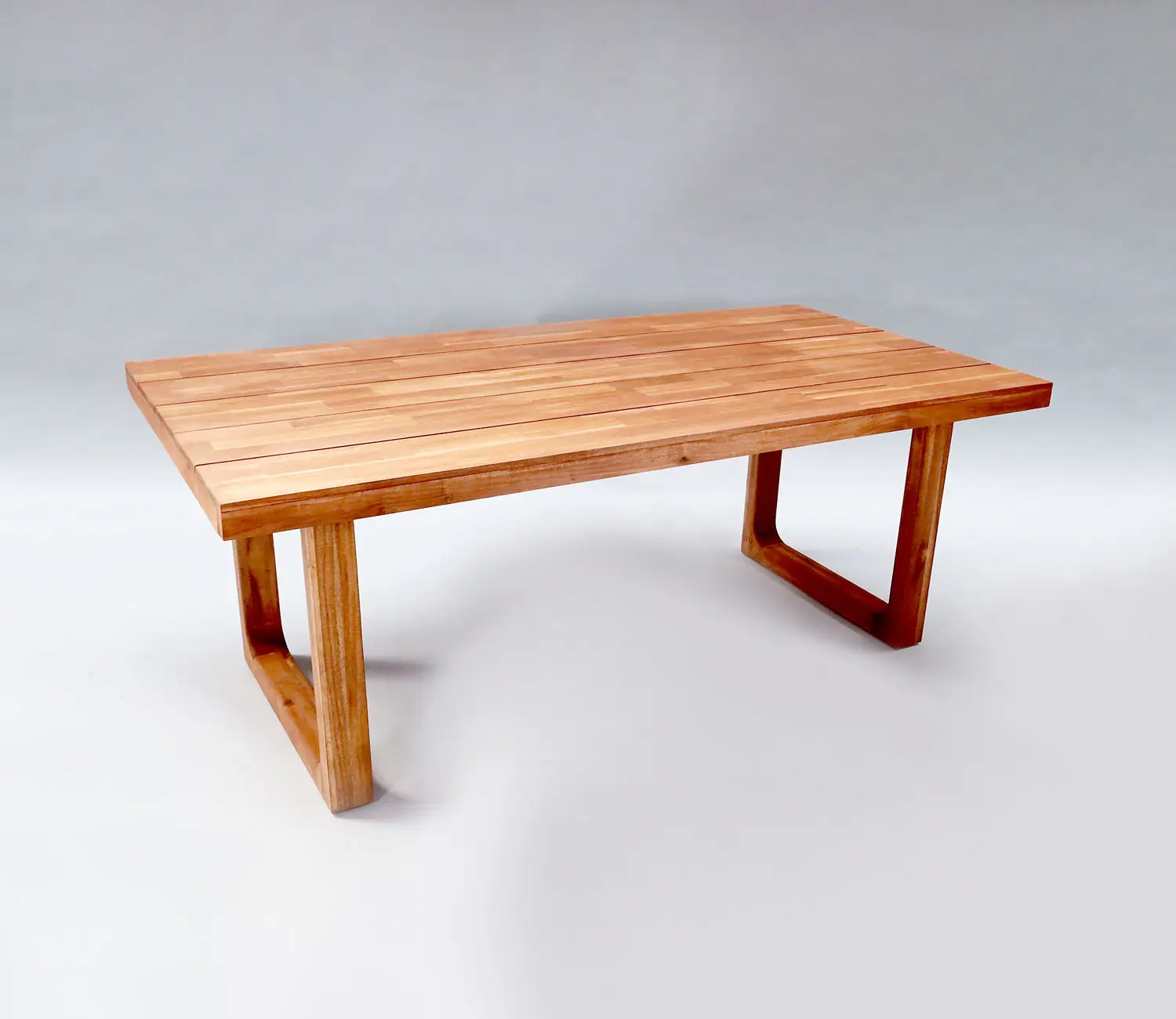 großer Esstisch Briesnitz mit 200 Zentimeter Länge und 100 Zentimeter Breite aus Akazienholz in der Farbe Braun