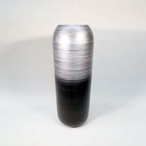heller Vase PMT-070B/13 - edle handlackierte kugelförmige Vase in der Farbe Silber/Schwarz aus Polyuresin mit einer Höhe von 95 Zentimetern und Durchmesser 34 Zentimetern