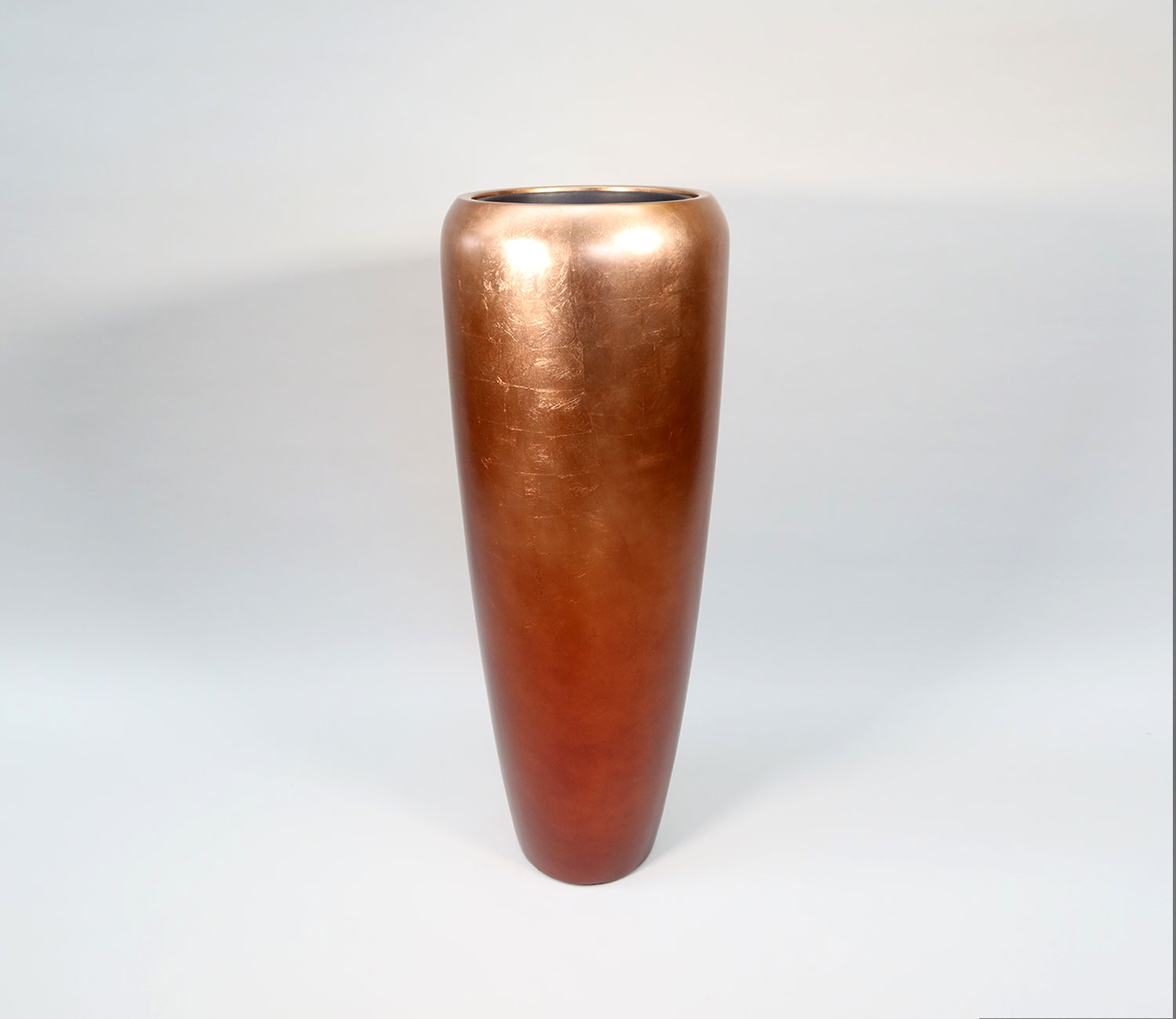 heller Vase PMT-111B/4CDB - edle handlackierte Vase in der Farbe Kupfer aus Polyuresin mit einer Höhe von 97 Zentimetern und Durchmesser 34 Zentimetern