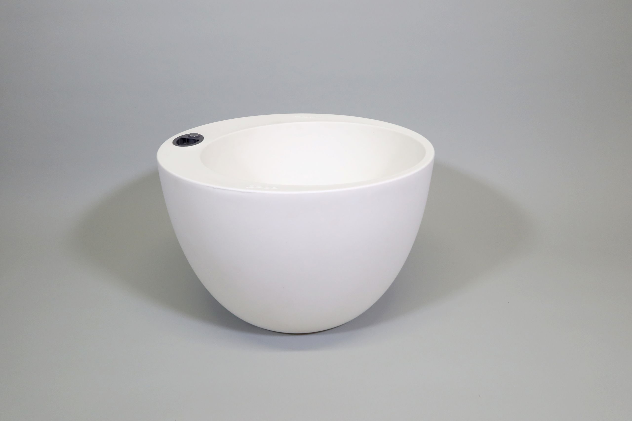 Selbstbewässerndes Pflanzgefäß „podd RÖDER“ in der Farbe Weiß